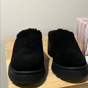 Skechers Black Suede Memory Foam Clogs with box